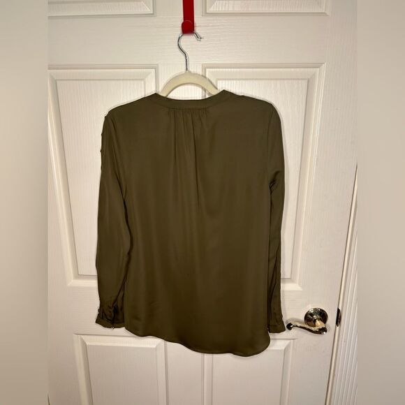 Jennifer Lopez blouse - Picture 2 of 8